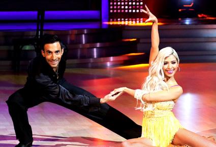 رامي عيّاش يرقص الـwatltz في Dancing With the Stars